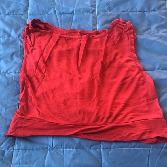 Twist front crop - Picture 3 of 3